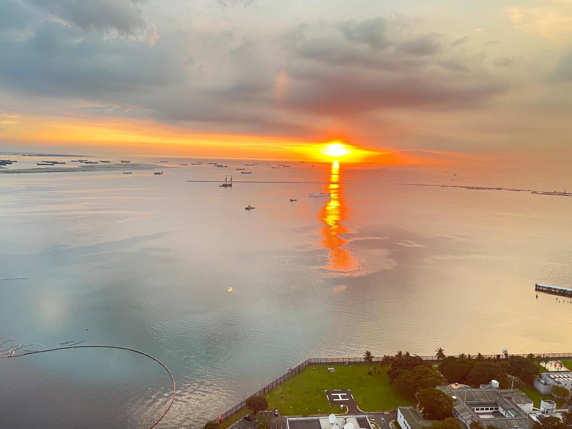 Dreamy Sunset Bay Aparthotel Манила Екстериор снимка